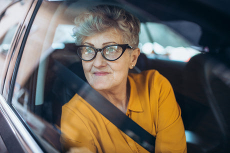 Cómo-trasladar-a-un-adulto-mayor-del-auto-a-la-silla-de-ruedas-de-forma-segura 